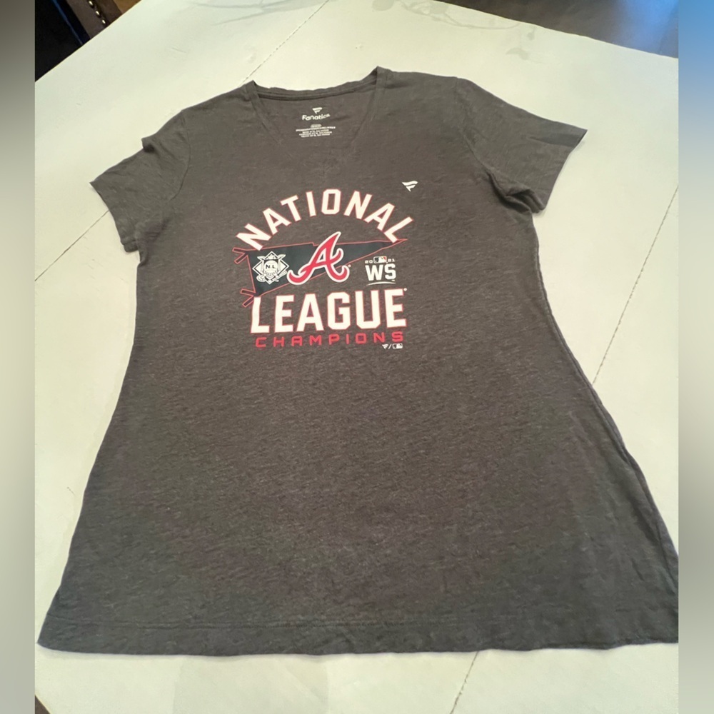 FANATICS ATLANTA BRAVES NATIONAL LEAGUE 20/21 TEE SHIRT. LADIES SIZE MEDIUM - Picture 3 of 5